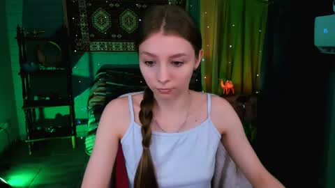 Snapshot of juliedaniel chatting on May 20, 2026, 4:18 am juliedaniel online show from May 20, 2026, 4:18 am