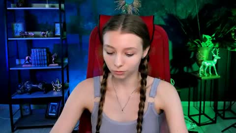 Snapshot of juliedaniel chatting on May 22, 2026, 6:20 am juliedaniel online show from May 22, 2026, 6:20 am
