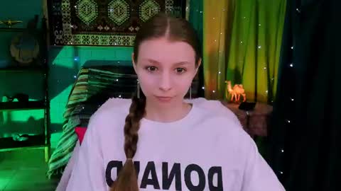 Snapshot of juliedaniel chatting on June 11, 2026, 4:21 am juliedaniel online show from June 11, 2026, 4:21 am