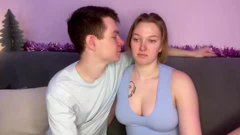 Julie and Thomas online show from December 21, 2025, 8:10 am