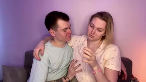 Julie and Thomas online show from March 19, 2026, 7:01 am