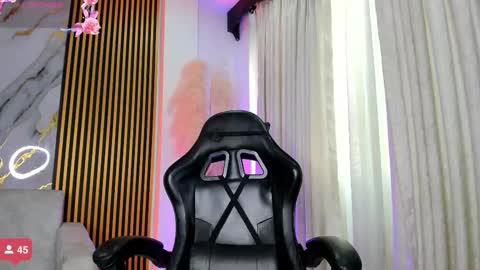 Snapshot of juliensaint_ chatting on November 19, 2025, 12:05 pm Julien online show from November 19, 2025, 12:05 pm