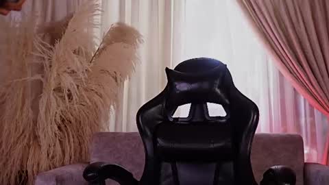 Julien online show from July 31, 2026, 12:15 pm