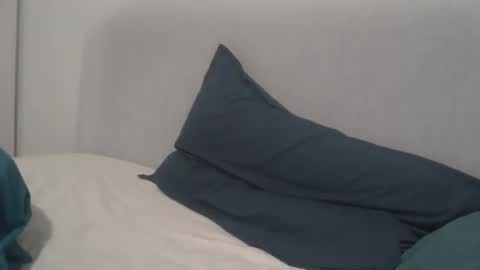 Julienl2l online show from March 25, 2026, 7:20 pm