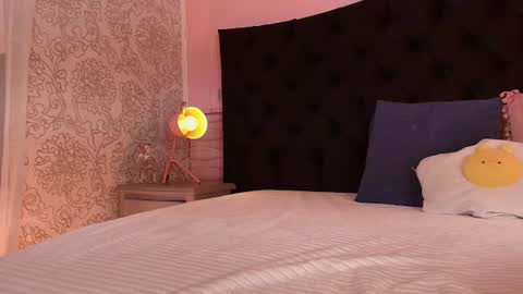 Snapshot of julieta_cortes__ chatting on June 23, 2026, 7:45 pm Julieta online show from June 23, 2026, 7:45 pm