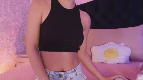 Snapshot of julieta_cortes__ chatting on July 3, 2026, 12:44 pm Julieta online show from July 3, 2026, 12:44 pm