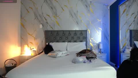 Snapshot of julieta_de_los_angeles chatting on February 19, 2025, 3:39 am Julieta online show from February 19, 2025, 3:39 am