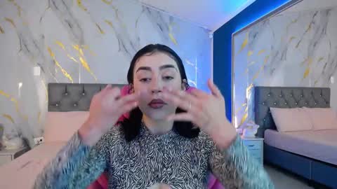 Snapshot of julieta_de_los_angeles chatting on February 21, 2025, 3:56 am Julieta online show from February 21, 2025, 3:56 am