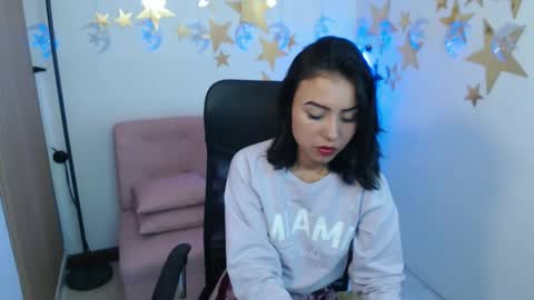 julieta_fn online show from February 9, 2026, 2:43 pm