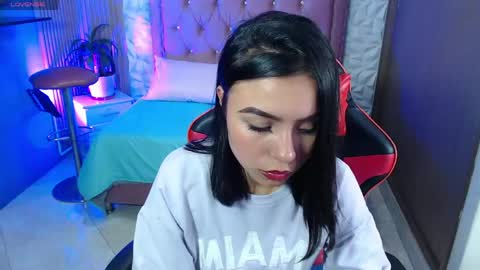 julieta_fn online show from April 29, 2026, 3:27 pm