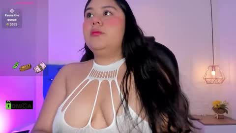 Snapshot of julieta_miller01 chatting on November 17, 2025, 11:38 am Julieta Mille online show from November 17, 2025, 11:38 am