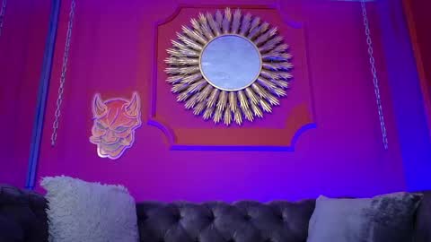  Julieta  online show from April 28, 2026, 11:04 am