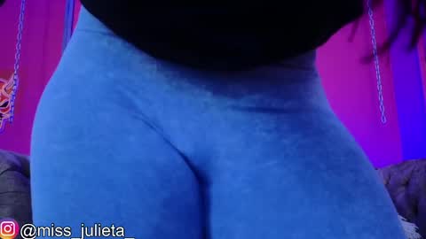 Snapshot of julieta_russell chatting on May 12, 2026, 12:13 pm Julieta online show from May 12, 2026, 12:13 pm