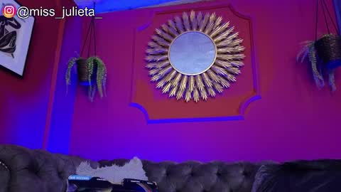 Snapshot of julieta_russell chatting on May 16, 2026, 11:42 am Julieta online show from May 16, 2026, 11:42 am