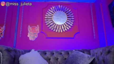 Snapshot of julieta_russell chatting on May 18, 2026, 11:38 am Julieta online show from May 18, 2026, 11:38 am