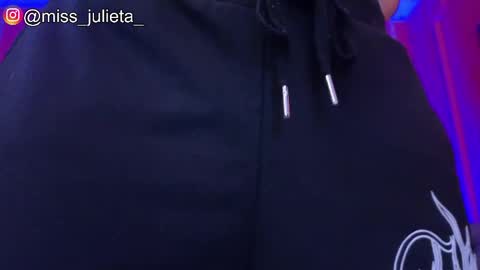 Snapshot of julieta_russell chatting on May 21, 2026, 11:28 am Julieta online show from May 21, 2026, 11:28 am