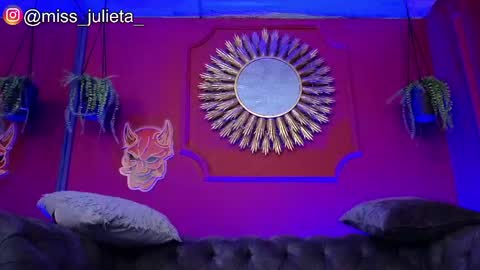 Snapshot of julieta_russell chatting on May 22, 2026, 11:38 am Julieta online show from May 22, 2026, 11:38 am