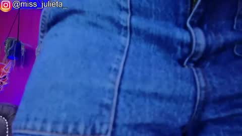 Snapshot of julieta_russell chatting on June 5, 2026, 12:11 pm Julieta online show from June 5, 2026, 12:11 pm