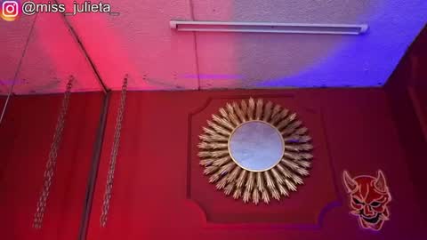 Snapshot of julieta_russell chatting on June 13, 2026, 12:36 pm Julieta online show from June 13, 2026, 12:36 pm