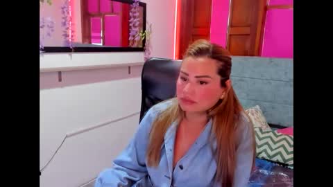 julieta_star69 online show from May 1, 2026, 7:07 pm