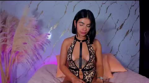 Julieth Gomez online show from November 16, 2025, 5:57 am