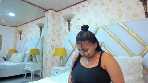 Snapshot of julietaowen chatting on November 2, 2025, 2:19 pm julietaowen online show from November 2, 2025, 2:19 pm