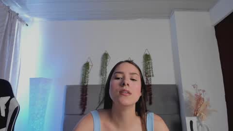 Julieta Snow online show from April 26, 2026, 4:26 pm