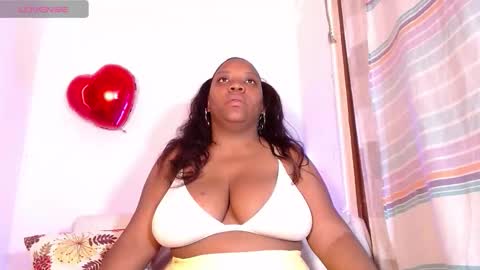 Snapshot of julieth_brown1 chatting on November 18, 2025, 1:00 am Julieth Brown online show from November 18, 2025, 1:00 am