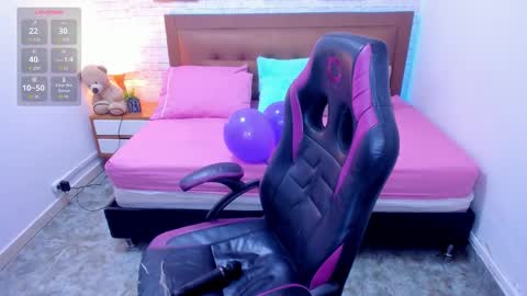 Julieth  online show from September 16, 2025, 1:45 pm