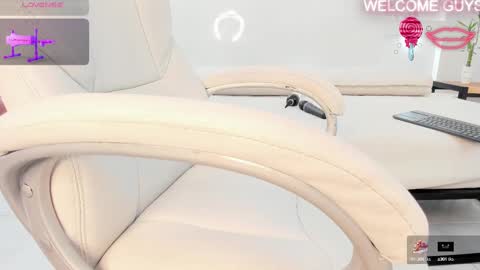 Snapshot of julietha_taylor chatting on February 28, 2025, 5:15 am Julietha online show from February 28, 2025, 5:15 am