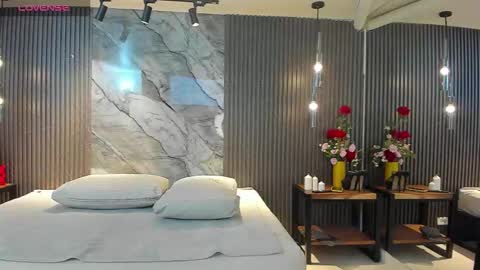 Julietha online show from March 17, 2026, 1:43 am