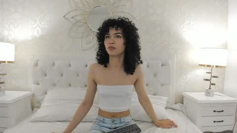 julietta    online show from April 7, 2026, 11:54 am