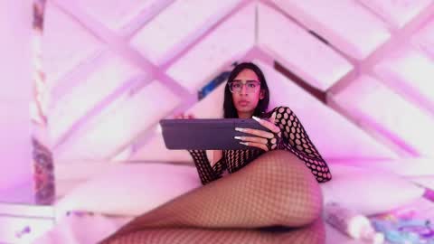 Snapshot of julietta_fox chatting on March 7, 2026, 9:06 am J U L L I E T A F O X online show from March 7, 2026, 9:06 am