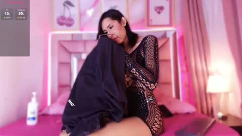 Snapshot of julietta_fox chatting on March 24, 2026, 4:17 am J U L L I E T A F O X online show from March 24, 2026, 4:17 am