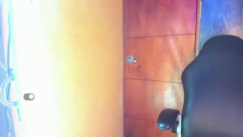 Snapshot of julietta_fox chatting on April 16, 2026, 4:57 am J U L L I E T A F O X online show from April 16, 2026, 4:57 am