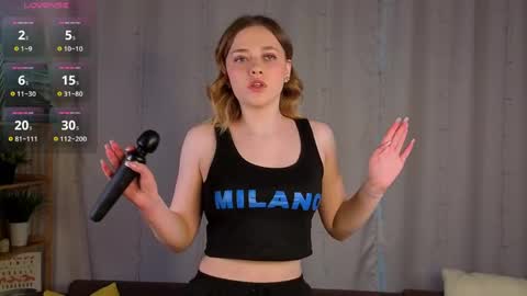 Mia online show from April 23, 2026, 3:08 am