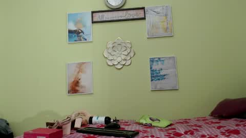 Snapshot of juliette18rose chatting on May 6, 2026, 1:36 am juliette18rose online show from May 6, 2026, 1:36 am