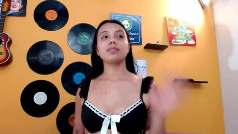 Snapshot of juliette18rose chatting on May 17, 2026, 7:54 pm juliette18rose online show from May 17, 2026, 7:54 pm