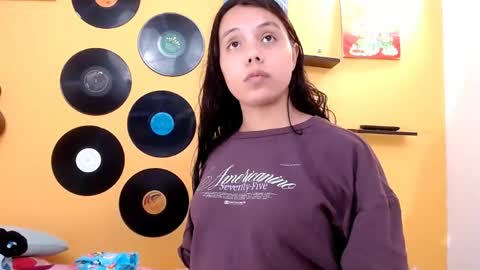 Snapshot of juliette18rose chatting on June 7, 2026, 8:01 pm juliette18rose online show from June 7, 2026, 8:01 pm