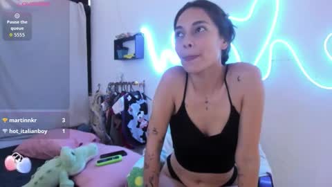 Snapshot of juliette_sweet05 chatting on September 27, 2025, 12:59 am juliette online show from September 27, 2025, 12:59 am