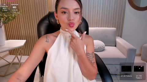 Snapshot of juliettemoreaux chatting on April 9, 2026, 8:14 pm Juliette Moreau online show from April 9, 2026, 8:14 pm