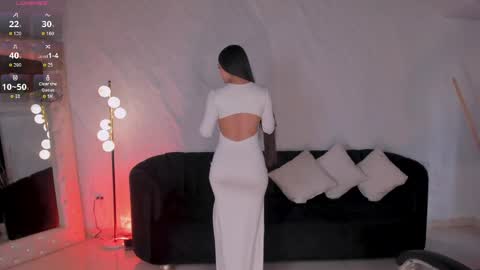 Snapshot of juliettemoreaux chatting on May 25, 2026, 7:53 pm Juliette Moreau online show from May 25, 2026, 7:53 pm