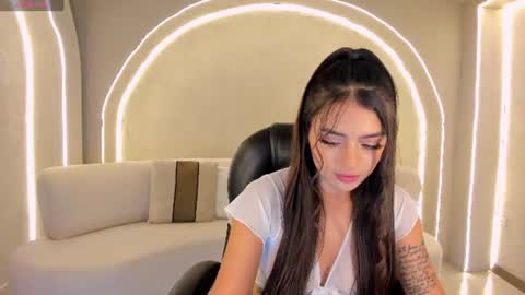Snapshot of juliettemoreaux chatting on June 14, 2026, 11:34 am Juliette Moreau online show from June 14, 2026, 11:34 am