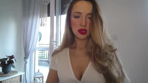 JulietteSensual online show from September 9, 2025, 3:11 pm