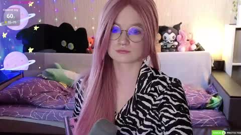 julifisher online show from April 13, 2026, 4:29 am