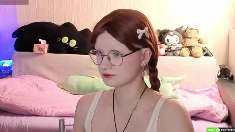 julifisher online show from May 3, 2026, 4:18 am