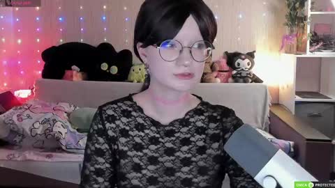 julifisher online show from May 14, 2026, 3:35 am