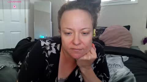 Juli Monroe online show from October 19, 2025, 4:07 pm