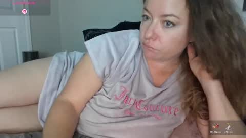 Juli Monroe online show from December 3, 2025, 1:31 pm