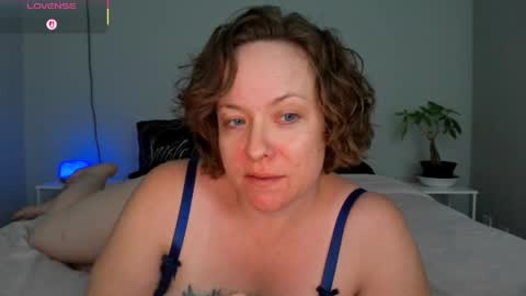 Juli Monroe online show from April 27, 2026, 3:04 am
